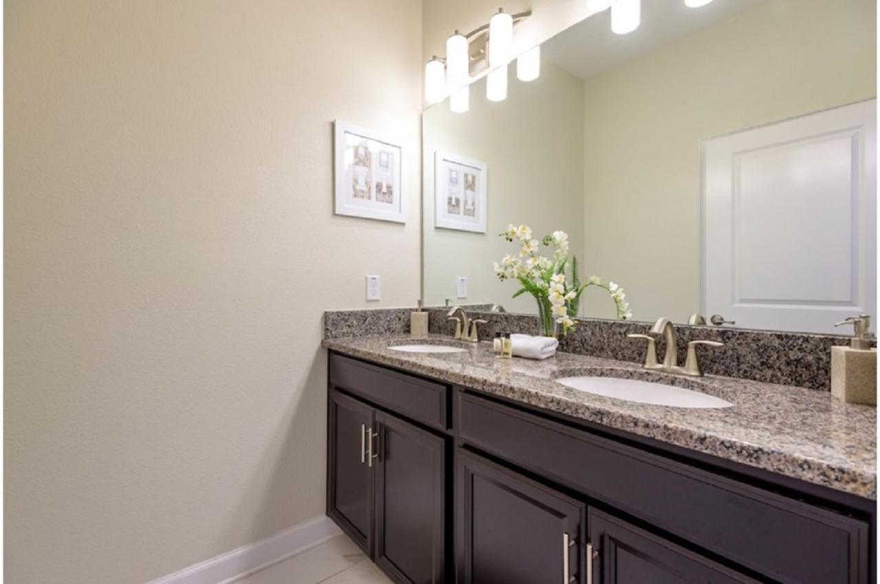 Four-Bedroom Townhome Kissimmee Orlando Exterior photo
